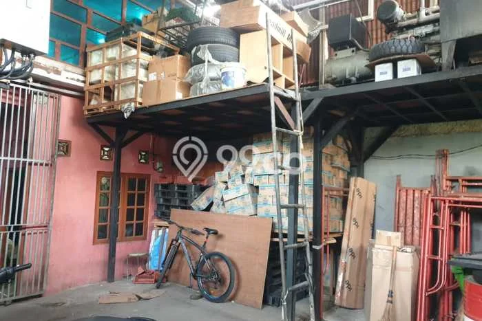 Gudang Area Bisnis di Cipondoh, Luas 300m², Jalan Raya Gudang Area Bisnis di Cipondoh, Luas 300m², Jalan Raya