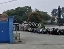 Disewakan Pabrik komersial di Jati Uwung luas bangunan 1950m2 Disewakan Pabrik komersial di Jati Uwung luas bangunan 1950m2