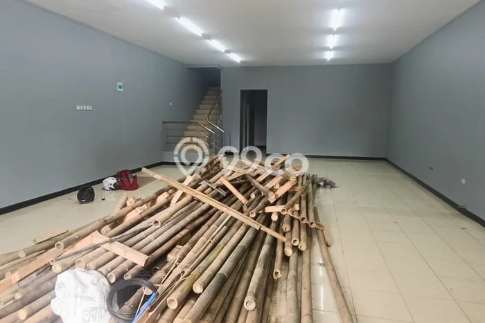 Lokasi terbaik! Rumah siap huni disewakan di Cihideung LB 300m2 Lokasi terbaik! Rumah siap huni disewakan di Cihideung LB 300m2