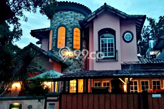 Rumah Mewah LB 285m2 Siap Huni Desain Elegan di Sektor 9-Bintaro, Tangerang Selatan Rumah Mewah LB 285m2 Siap Huni Desain Elegan di Sektor 9-Bintaro, Tangerang Selatan