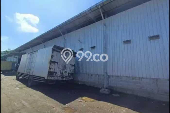 Area Ramai! Gudang Dijual di Batujajar untuk Bisnis Luas Bangunan 3672m2 Area Ramai! Gudang Dijual di Batujajar untuk Bisnis Luas Bangunan 3672m2