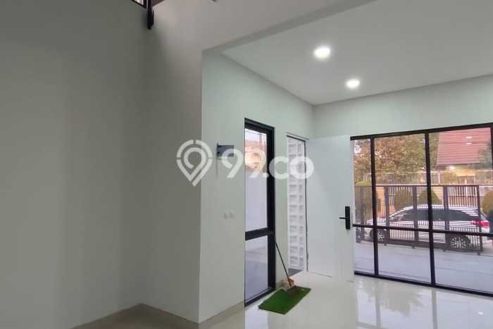 Rumah Strategis Modern Lb 160m2 di Bandung Kulon, Bandung Rumah Strategis Modern Lb 160m2 di Bandung Kulon, Bandung