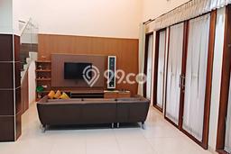 Lokasi strategis! Rumah siap pakai dikontrakkan di Batununggal LB 250m2 Lokasi strategis! Rumah siap pakai dikontrakkan di Batununggal LB 250m2