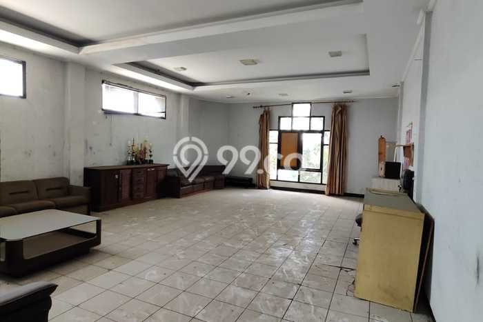 Unit Komersial Tersedia di Sudirman Spesifikasi LB 1250m2 Unit Komersial Tersedia di Sudirman Spesifikasi LB 1250m2