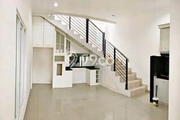 Rumah Strategis Modern Lb 210m2 di Arcamanik, Bandung Rumah Strategis Modern Lb 210m2 di Arcamanik, Bandung