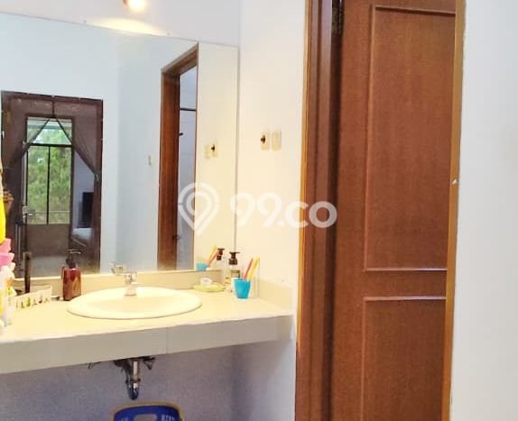 Lokasi strategis! Rumah siap huni disewakan di Coblong LB 250m2 Lokasi strategis! Rumah siap huni disewakan di Coblong LB 250m2