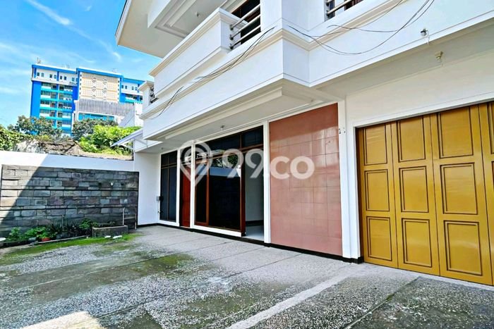 Rumah Nyaman dengan Luas Bangunan 240m2m² di Lokasi Sukajadi, Bandung Rumah Nyaman dengan Luas Bangunan 240m2m² di Lokasi Sukajadi, Bandung