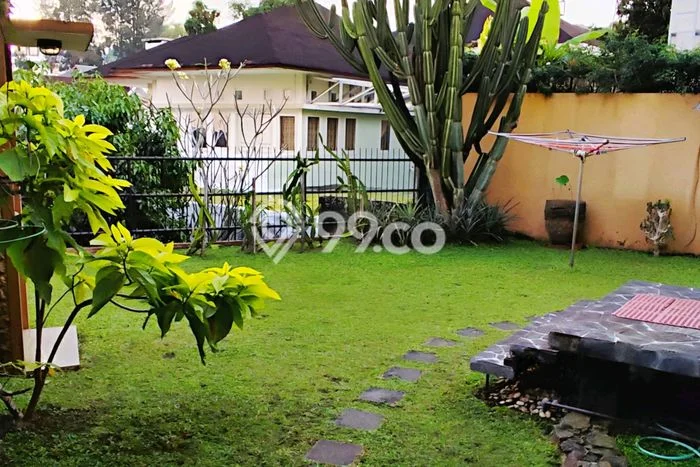 Hunian Mewah LB 400m2 Siap Huni Desain Elegan di Ciumbuleuit, Bandung Hunian Mewah LB 400m2 Siap Huni Desain Elegan di Ciumbuleuit, Bandung