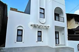 Rumah Minimalis 4 KT LT 150m2 di Setiabudi Rumah Minimalis 4 KT LT 150m2 di Setiabudi