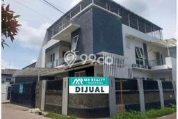 Ready to Use! Luxury House LT 292m2 Desain Elegan di Muara Karang Ready to Use! Luxury House LT 292m2 Desain Elegan di Muara Karang