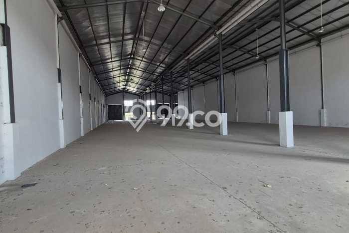 Disewakan Gudang di Kawasan Ramai Teluk Naga Luas 250m2 Disewakan Gudang di Kawasan Ramai Teluk Naga Luas 250m2