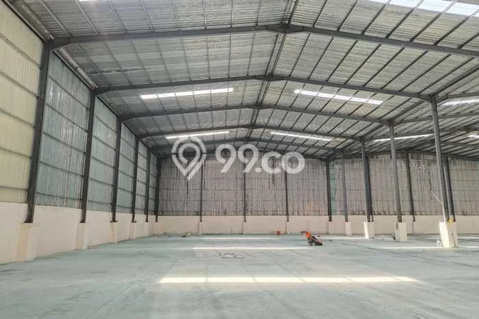 Disewakan Gudang komersial di Sepatan luas bangunan 7200m2 Disewakan Gudang komersial di Sepatan luas bangunan 7200m2