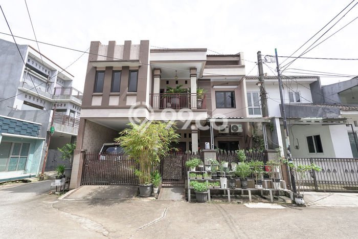 Dijual Hunian Rumah Terawat 6 Kamar di Jatibening, Bekasi Dijual Hunian Rumah Terawat 6 Kamar di Jatibening, Bekasi