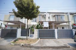 Rumah Lingkungan Nyaman di Gading Serpong, Tangerang, LT 105m² Bangunan 97m² Rumah Lingkungan Nyaman di Gading Serpong, Tangerang, LT 105m² Bangunan 97m²