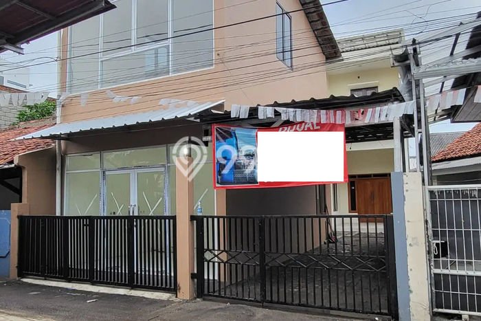 For Sale Rumah 5 Kamar Lokasi Ideal Bagus dan Strategis di Ciracas For Sale Rumah 5 Kamar Lokasi Ideal Bagus dan Strategis di Ciracas