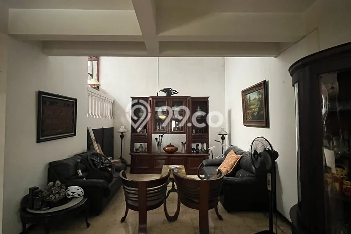 Siap Huni Rumah Mewah 6 Kamar di Pancoran Dekat ke Mana Pun Siap Huni Rumah Mewah 6 Kamar di Pancoran Dekat ke Mana Pun