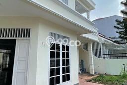 Siap Huni Rumah Mewah 4 Kamar di Kebon Jeruk Dekat ke Mana Saja Siap Huni Rumah Mewah 4 Kamar di Kebon Jeruk Dekat ke Mana Saja