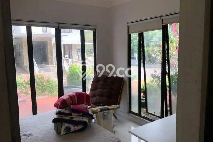 Ready to Use! Luxury House LT 226m2 Desain Modern di Graha Raya Ready to Use! Luxury House LT 226m2 Desain Modern di Graha Raya