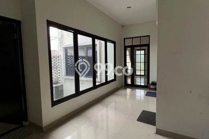 Rumah Elit Modern Tanpa Renovasi di Buah Batu Bandung Rumah Elit Modern Tanpa Renovasi di Buah Batu Bandung