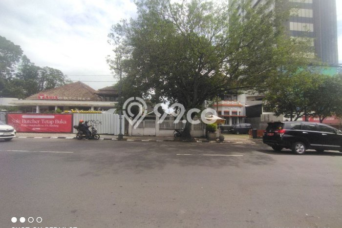 For Sale! Luxury House LT 227m2 Desain Elegan di Bandung Kota For Sale! Luxury House LT 227m2 Desain Elegan di Bandung Kota