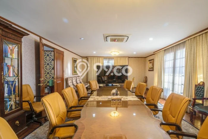 Disewakan Rumah Nyaman di Menteng Harga Rp 2,2 Miliar/ Tahun Disewakan Rumah Nyaman di Menteng Harga Rp 2,2 Miliar/ Tahun