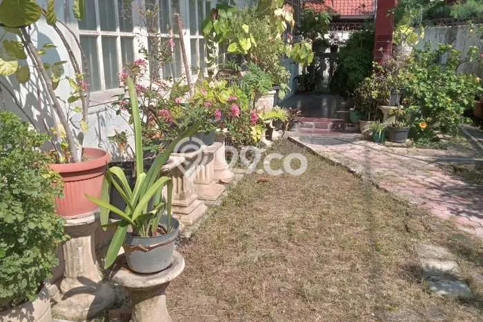 Rumah Elit Modern Siap Huni di Medokan Ayu Surabaya Rumah Elit Modern Siap Huni di Medokan Ayu Surabaya
