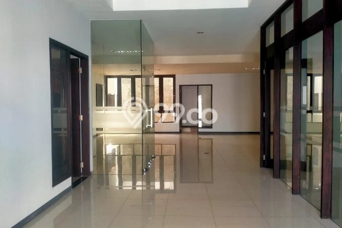 Kantor Dijual di Prime Area Surabaya Luas 600m2 Kantor Dijual di Prime Area Surabaya Luas 600m2