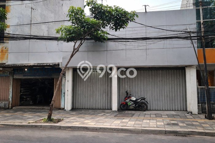 Ruko Dijual di Prime Area Surabaya Luas 330m2 Ruko Dijual di Prime Area Surabaya Luas 330m2