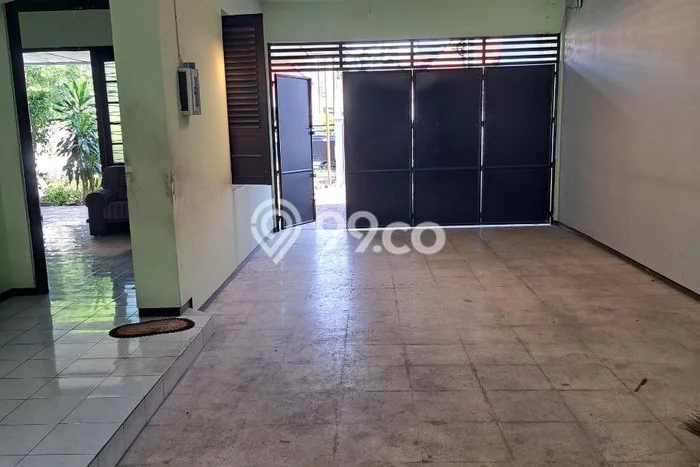 Rumah Cantik Siap Pakai Di Wonokromo Luas 300m2 Aman Rumah Cantik Siap Pakai Di Wonokromo Luas 300m2 Aman