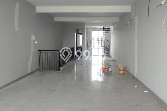 Ruko untuk disewa di Mulyorejo punya LT 102m2 & LB 300m2 harga sewa kompetitif Ruko untuk disewa di Mulyorejo punya LT 102m2 & LB 300m2 harga sewa kompetitif