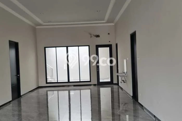 Rumah Disewakan Surabaya LT 240m2 LB 200m2 Kawasan Sukomanunggal Rumah Disewakan Surabaya LT 240m2 LB 200m2 Kawasan Sukomanunggal