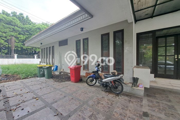 Lokasi strategis! Rumah siap pakai dikontrakkan di Tambaksari LB 200m2 Lokasi strategis! Rumah siap pakai dikontrakkan di Tambaksari LB 200m2