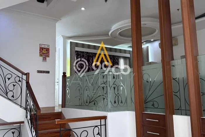 PRIME PROPERTY! Rumah di Kelapa Gading, 4 KT, Lingkungan Premium, LT 152m² Bangunan 242m² PRIME PROPERTY! Rumah di Kelapa Gading, 4 KT, Lingkungan Premium, LT 152m² Bangunan 242m²