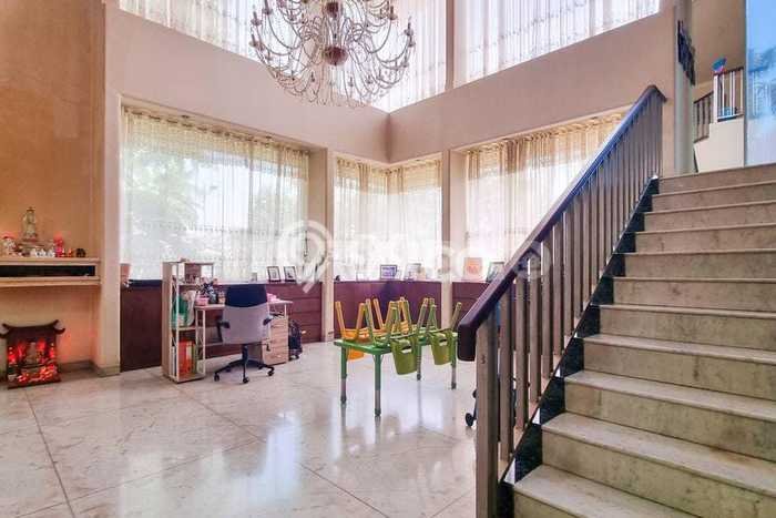 Rumah Mewah Dijual LT 550m2 di Kebon Jeruk, Jakarta Barat Rumah Mewah Dijual LT 550m2 di Kebon Jeruk, Jakarta Barat