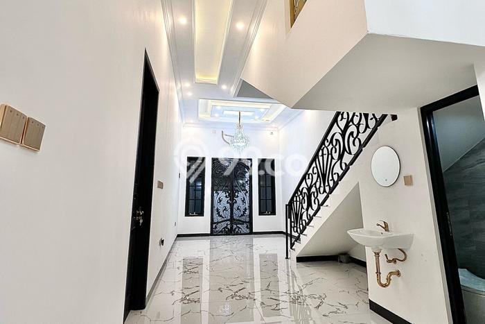 Rumah Luxury Modern Siap Huni di Pulomas Jakarta Timur Rumah Luxury Modern Siap Huni di Pulomas Jakarta Timur