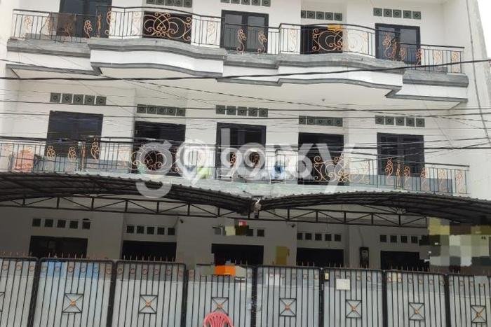 For Sale Rumah Mewah Exclusive di Wonocolo, Surabaya For Sale Rumah Mewah Exclusive di Wonocolo, Surabaya