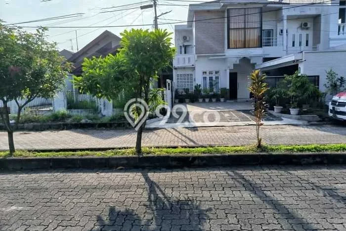 PROPERTI PILIHAN! Rumah Nyaman area Medan Sunggal, LT 300m² LB 518m² PROPERTI PILIHAN! Rumah Nyaman area Medan Sunggal, LT 300m² LB 518m²