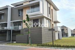 Rumah LT 425m² Semi Furnished di Pantai Indah Kapuk, Dekat Mal, Jakarta Utara Rumah LT 425m² Semi Furnished di Pantai Indah Kapuk, Dekat Mal, Jakarta Utara