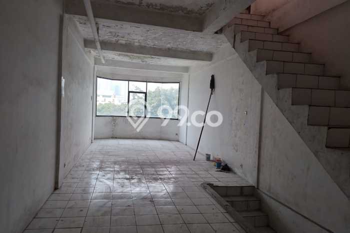 Unit Ruko Dijual di Jakarta Barat LT 60m2 & LB 170m2 Unit Ruko Dijual di Jakarta Barat LT 60m2 & LB 170m2