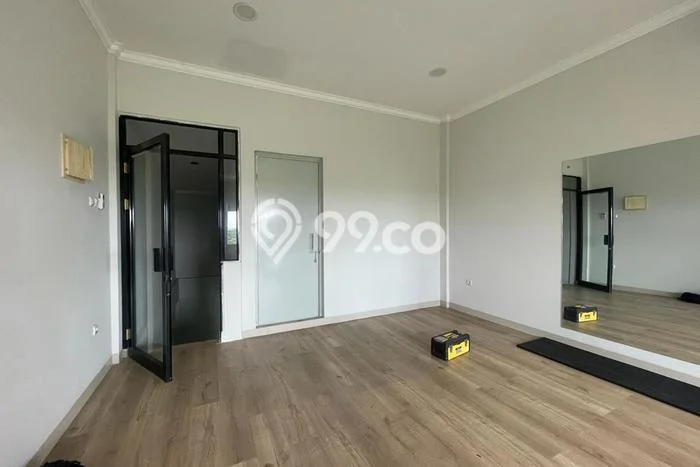 Disewakan Ruko di Cipondoh Tangerang LT 67m2, LB 190m2 Disewakan Ruko di Cipondoh Tangerang LT 67m2, LB 190m2