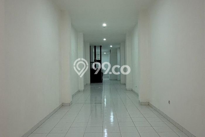Ruko disewakan lokasi strategis Tambora Jakarta Barat 600m2 Ruko disewakan lokasi strategis Tambora Jakarta Barat 600m2