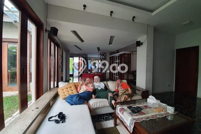 Hunian Cantik Modern Lb 340m2 di Gunung Pati, Semarang Hunian Cantik Modern Lb 340m2 di Gunung Pati, Semarang