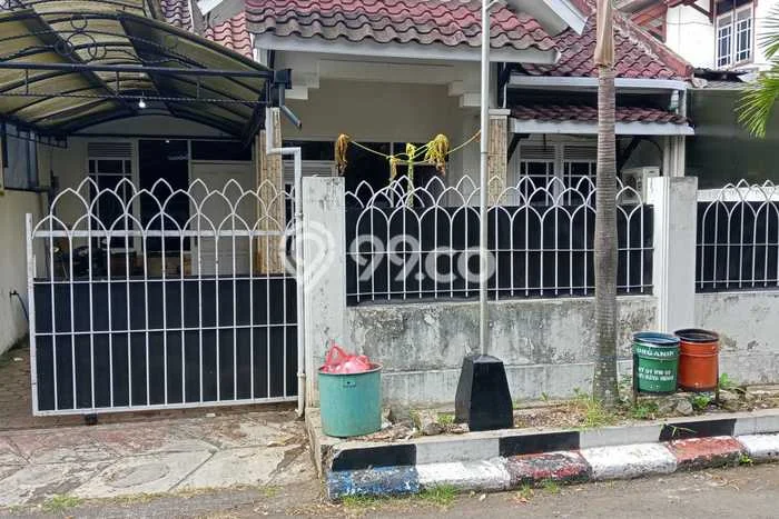 Jual Rumah Favorit Siap Huni LB 150m2 di Banyumanik, Semarang Jual Rumah Favorit Siap Huni LB 150m2 di Banyumanik, Semarang