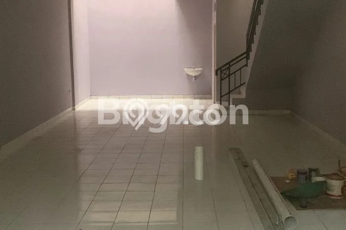 Ruko Dijual di Tangerang Selatan LT 75m2 & LB 120m2 Lokasi Terbaik! Ruko Dijual di Tangerang Selatan LT 75m2 & LB 120m2 Lokasi Terbaik!