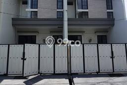 Rumah Modern Cantik 4 Kamar Bisa Langsung Pindah di Wiyung Rumah Modern Cantik 4 Kamar Bisa Langsung Pindah di Wiyung