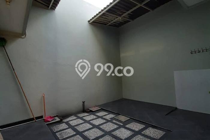 Jual Rumah Bagus Siap Huni LB 136m2 di Gayungan, Surabaya Jual Rumah Bagus Siap Huni LB 136m2 di Gayungan, Surabaya