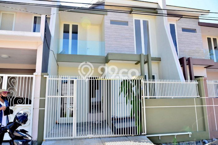 Hunian Mewah Siap Huni LT 124m2 di Gayungan, Surabaya Hunian Mewah Siap Huni LT 124m2 di Gayungan, Surabaya