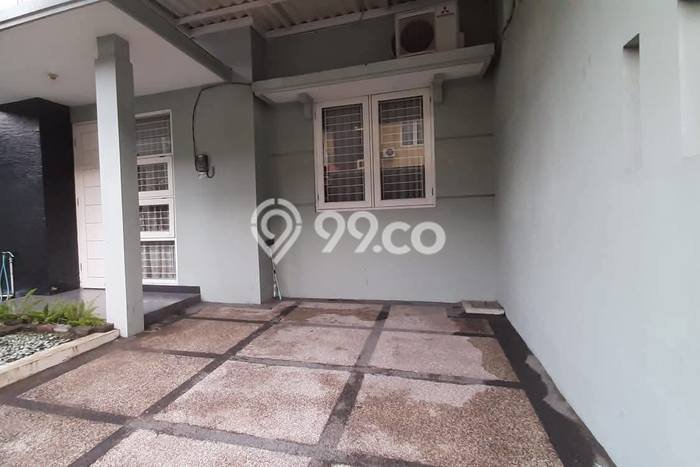 Jual Rumah Bagus Siap Huni LB 136m2 di Gayungan, Surabaya Jual Rumah Bagus Siap Huni LB 136m2 di Gayungan, Surabaya