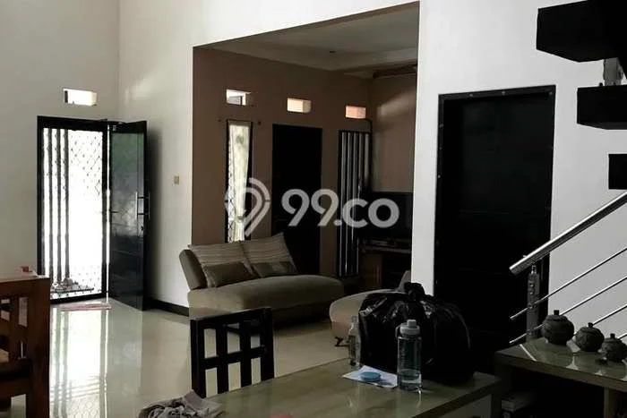 Hunian Nyaman untuk Keluarga di Gedangan - LT 240m2m² Hunian Nyaman untuk Keluarga di Gedangan - LT 240m2m²