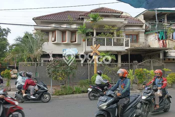 Rumah Kontrakan Surabaya LT 159m2 LB 200m2 Kawasan Ketintang Rumah Kontrakan Surabaya LT 159m2 LB 200m2 Kawasan Ketintang
